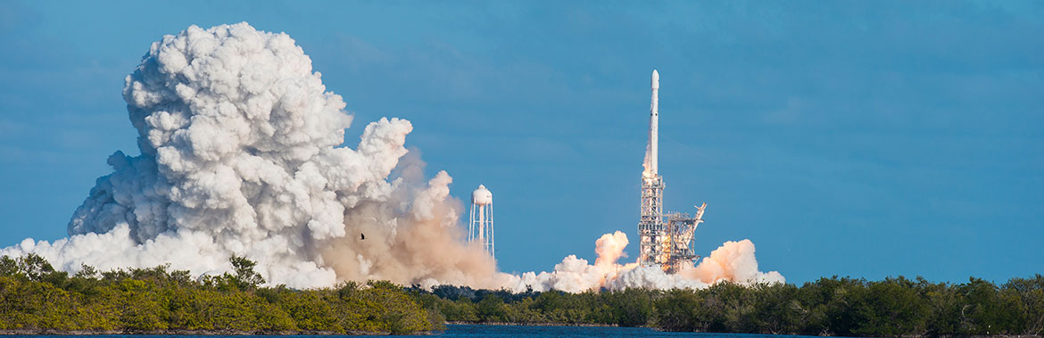 %sSpaceX 的图片依赖于 Starship Mars Rocket 的不锈钢